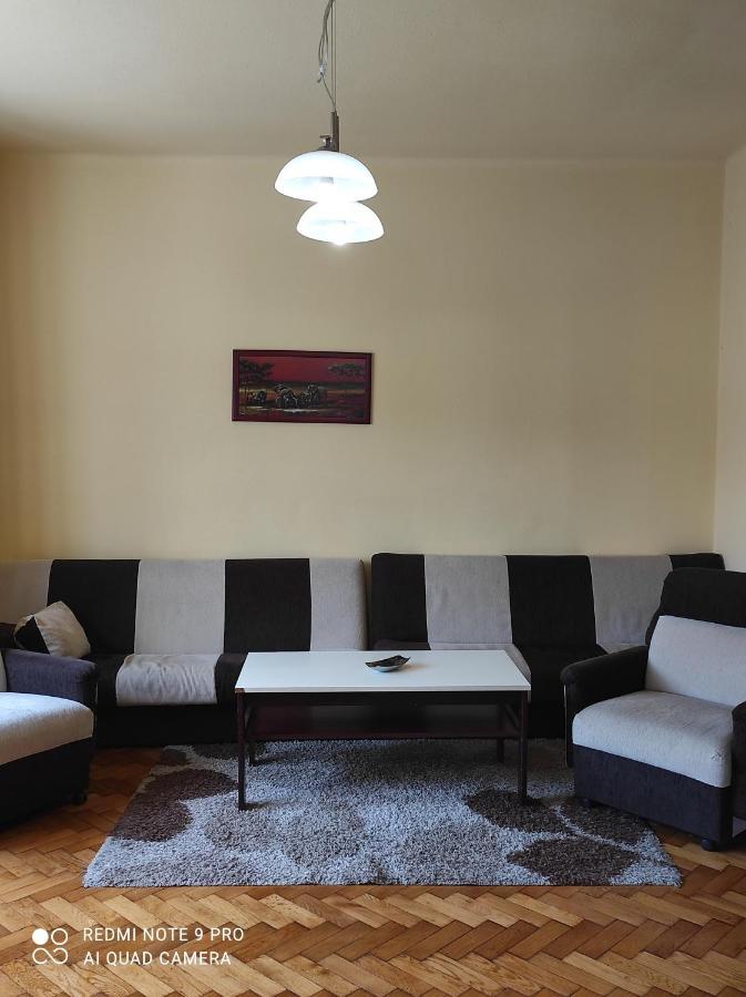 Anna Apartmanok Pécs Buitenkant foto