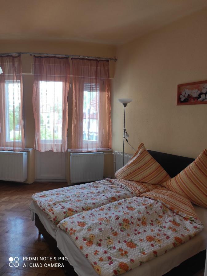 Anna Apartmanok Pécs Buitenkant foto