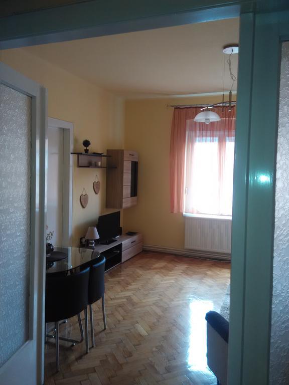 Anna Apartmanok Pécs Buitenkant foto