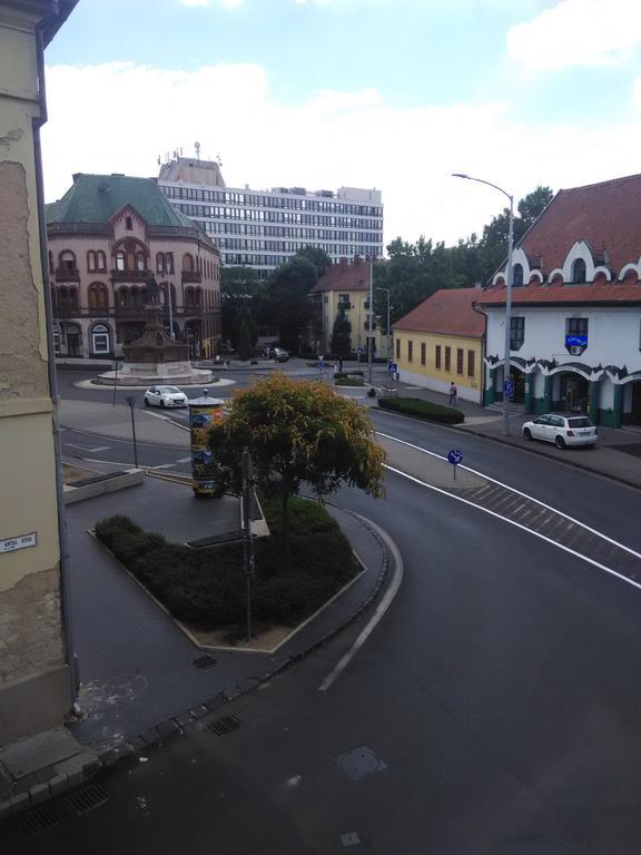 Anna Apartmanok Pécs Buitenkant foto