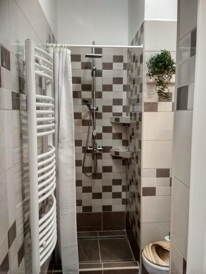 Anna Apartmanok Pécs Buitenkant foto